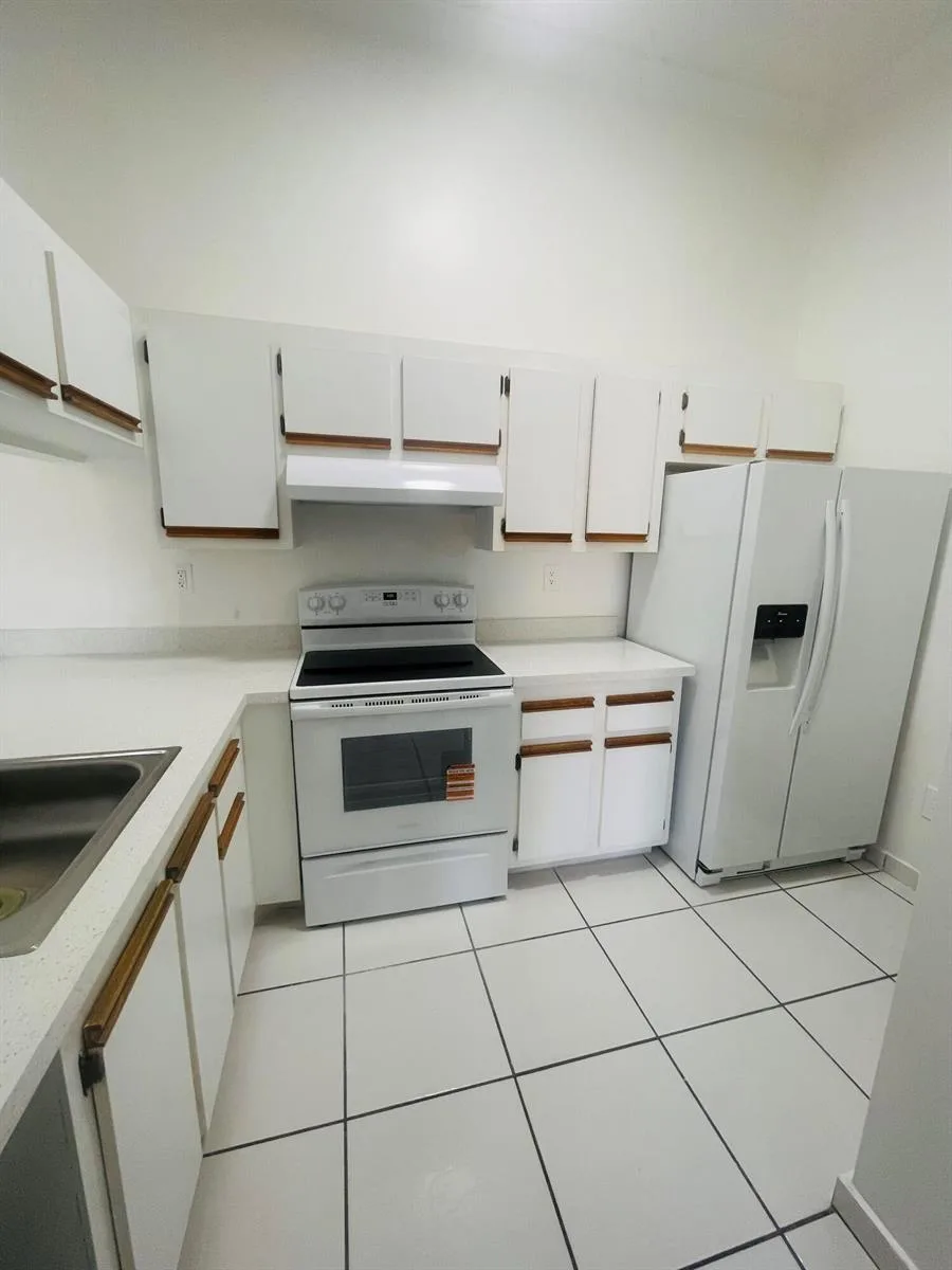 18340 Mediterranean Boulevard # 2806, Hialeah, FL 33015 photo 5