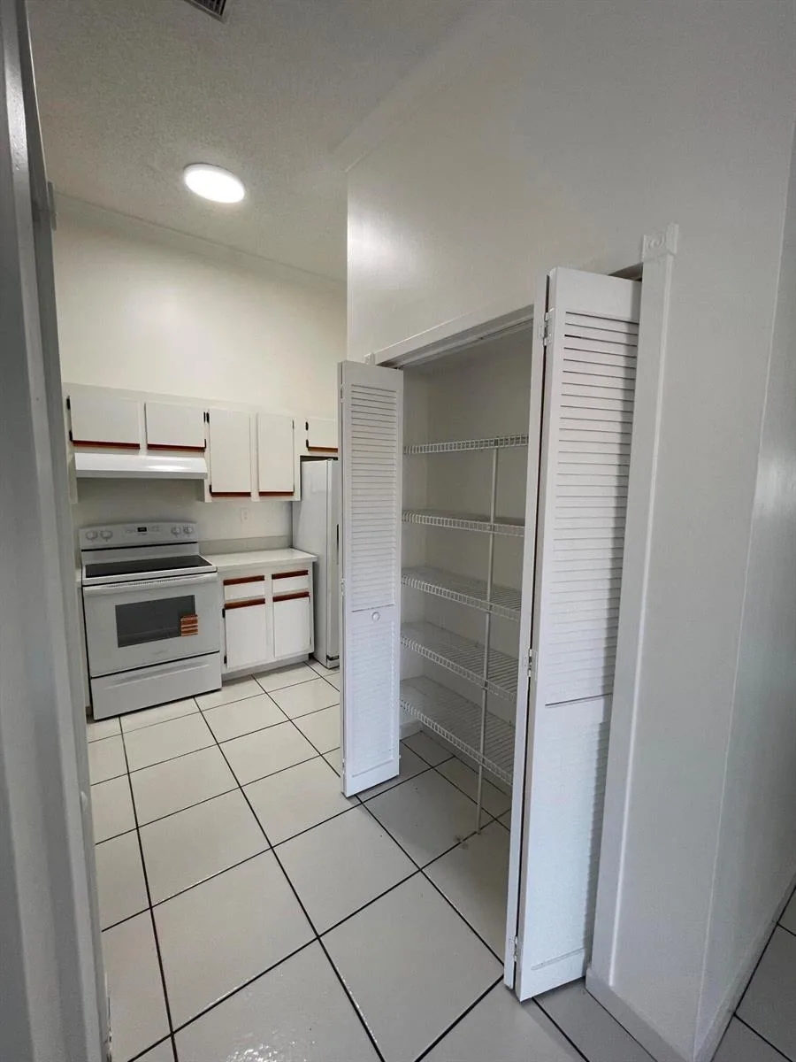 18340 Mediterranean Boulevard # 2806, Hialeah, FL 33015 photo 6