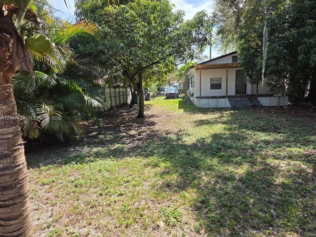 2911 NW 30th St, Miami, FL 33142 photo 11