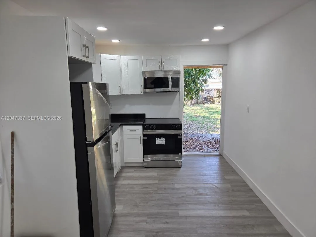 2911 NW 30th St, Miami, FL 33142 photo 4
