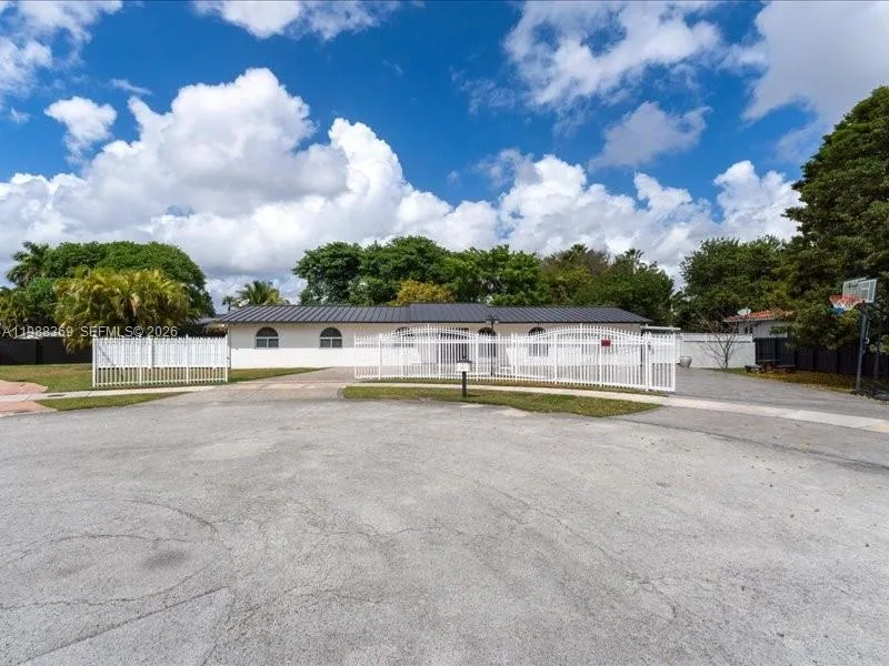 3345 SW 109th Ct, Miami, FL 33165