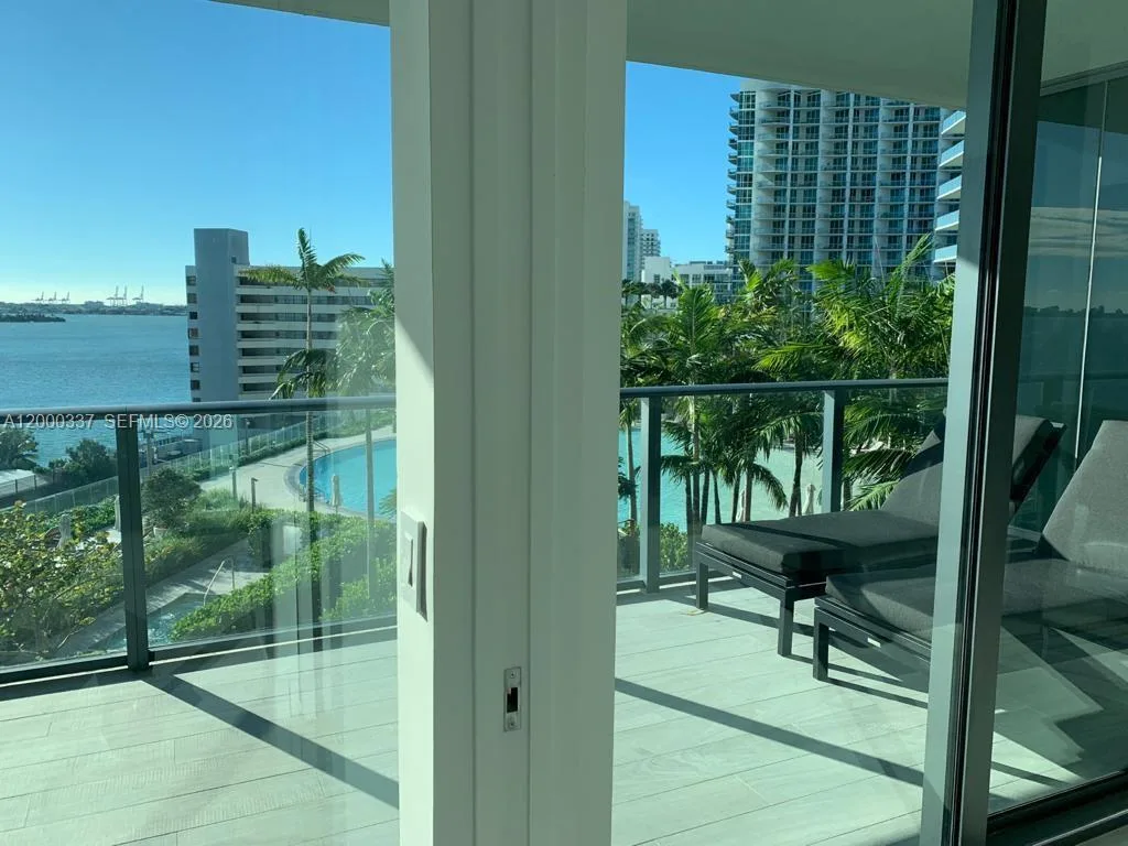 650 NE 32 St # 705, Miami, FL 33137