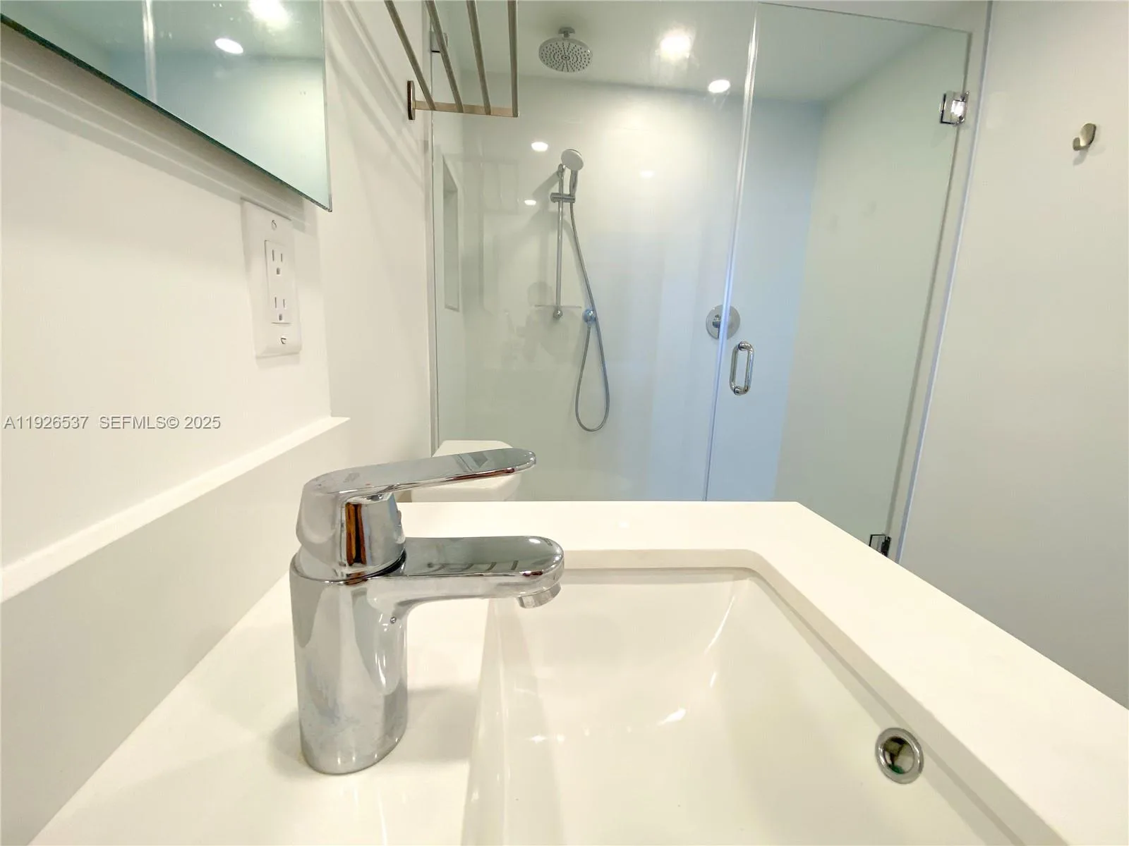 100 Bayview Dr # 1506, Sunny Isles Beach, FL 33160 photo 13