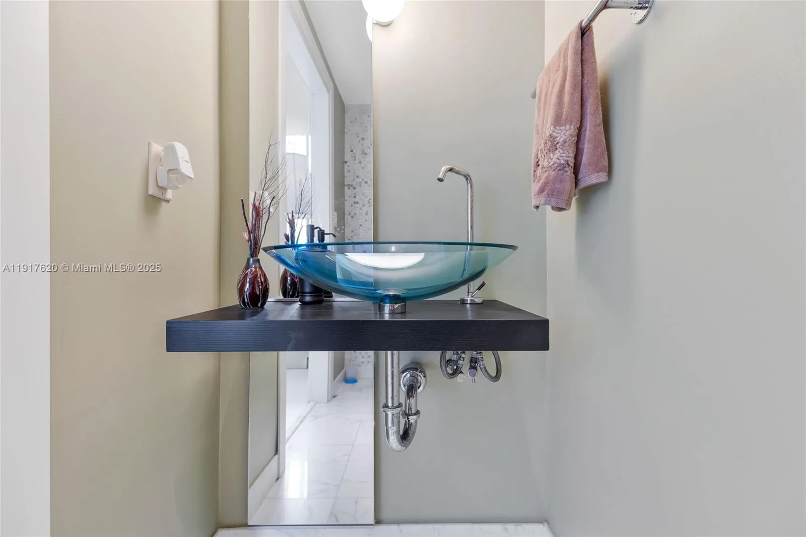 200 Biscayne Boulevard Way # 504, Miami, FL 33131 photo 3