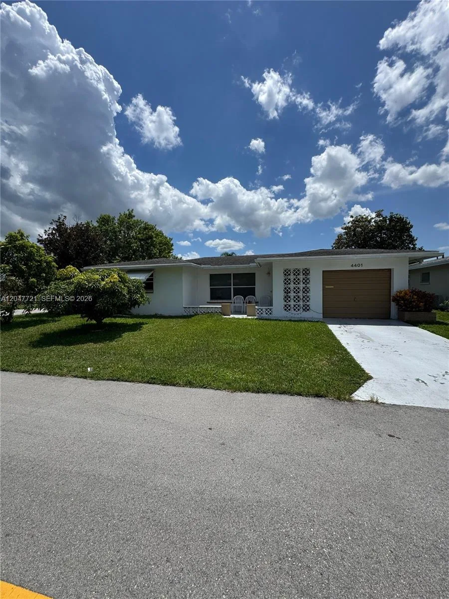 4401 NW 43rd Ter, Tamarac, FL 33319