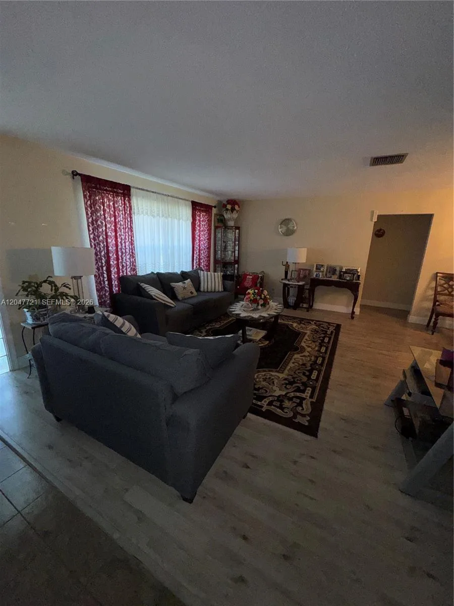 4401 NW 43rd Ter, Tamarac, FL 33319 photo 5