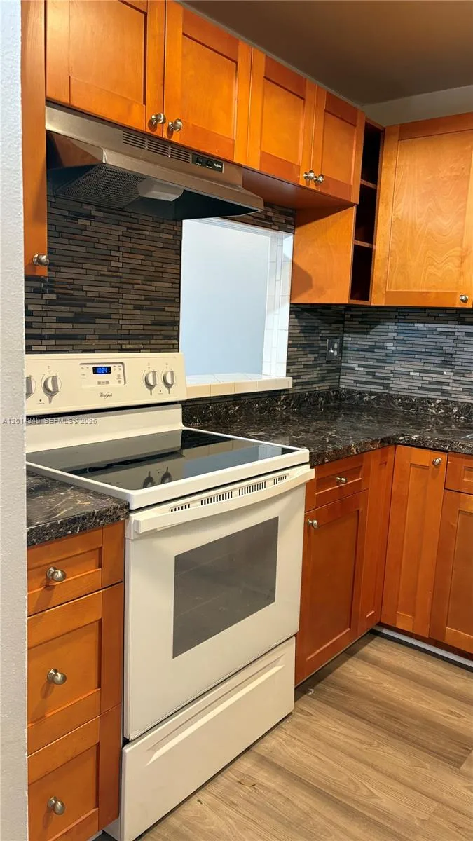 4334 NW 9th Ave # 7-2F, Deerfield Beach, FL 33064 photo 2