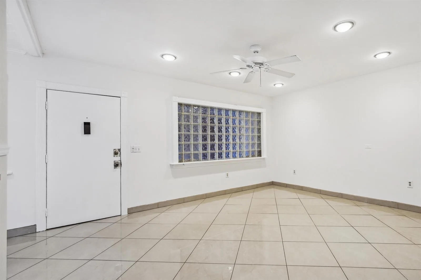 2878 Donnelly Drive # 106, Lake Worth, FL 33462