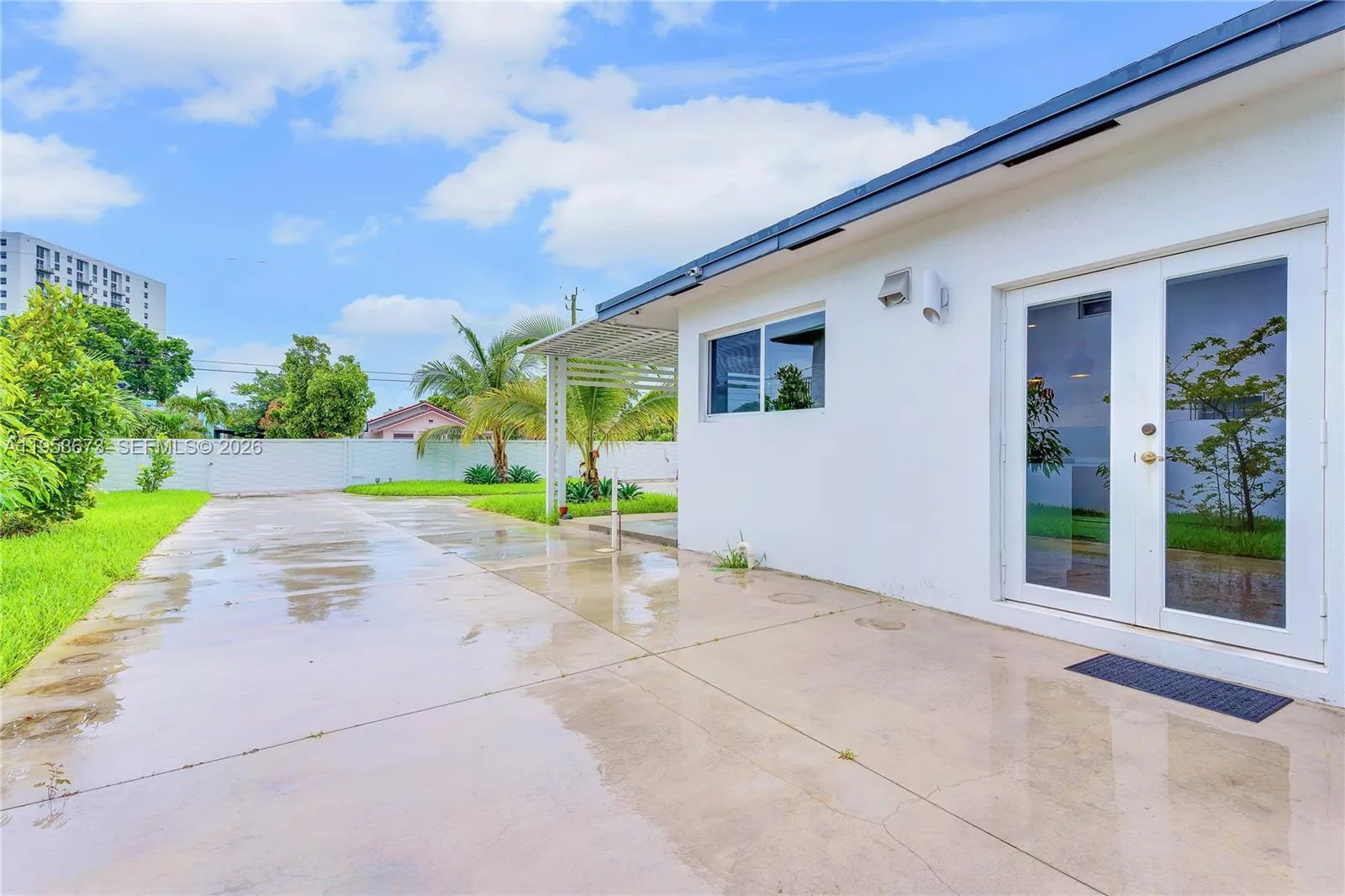 2247 NW 2nd St, Miami, FL 33125 photo 4