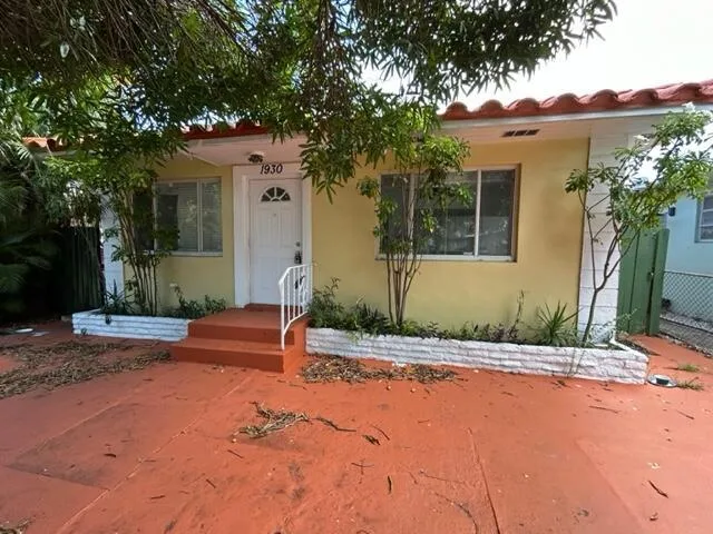 1930 PIERCE Street # 1-4, Hollywood, FL 33020