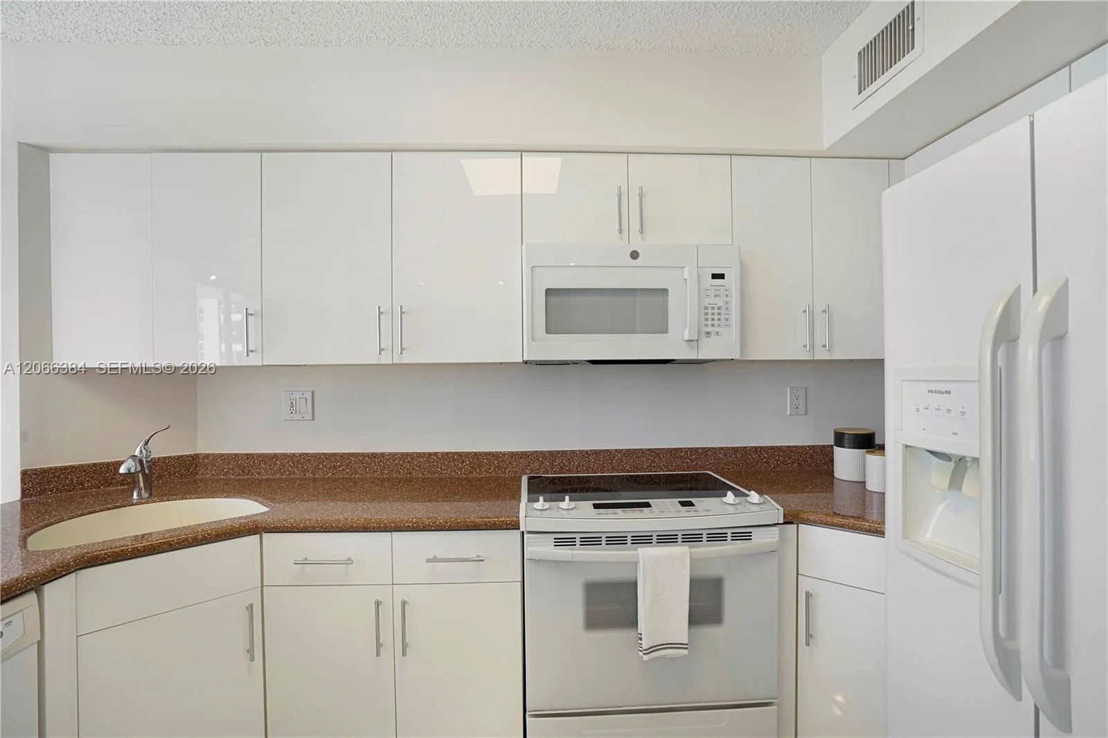 3530 Mystic Pointe Dr # 3214, Aventura, FL 33180 photo 12
