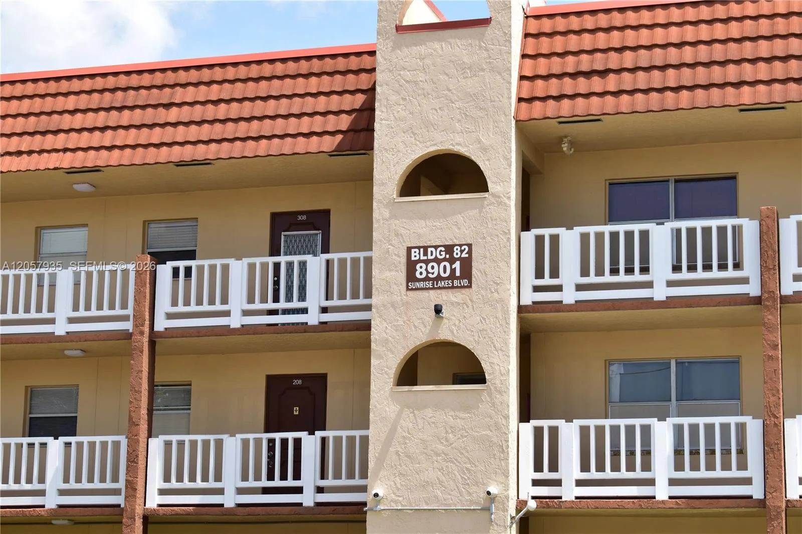 8901 Sunrise Lakes Blvd # 211, Sunrise, FL 33322