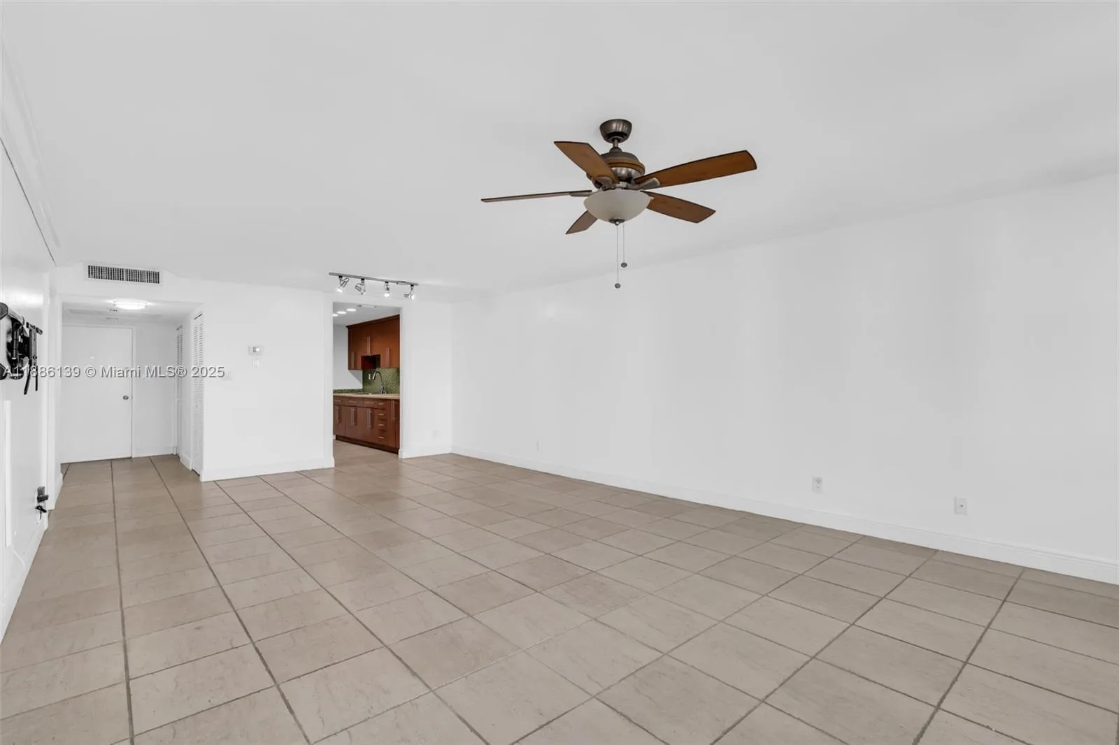 5401 Collins Ave # 923, Miami Beach, FL 33140 photo 4