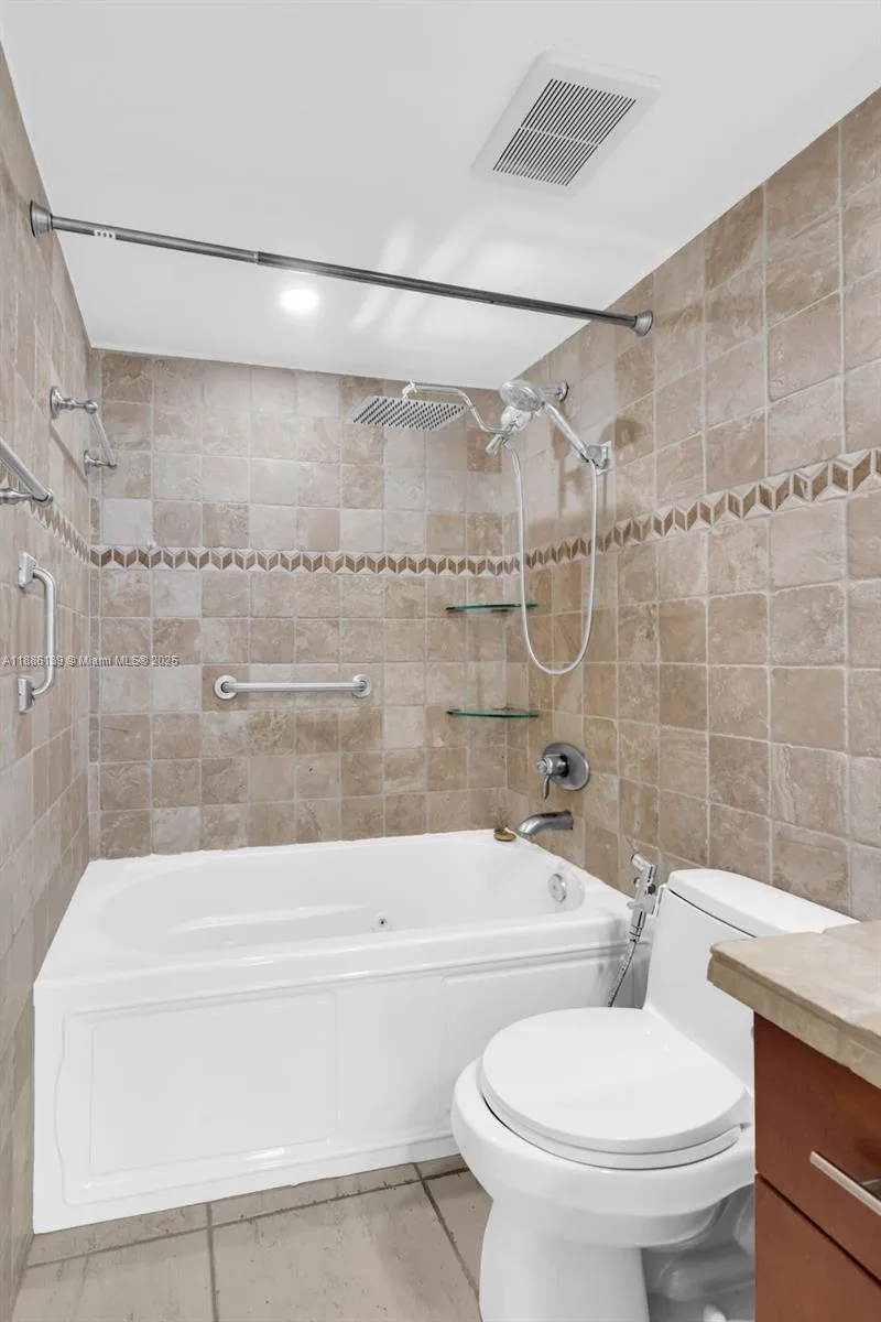 5401 Collins Ave # 923, Miami Beach, FL 33140 photo 9