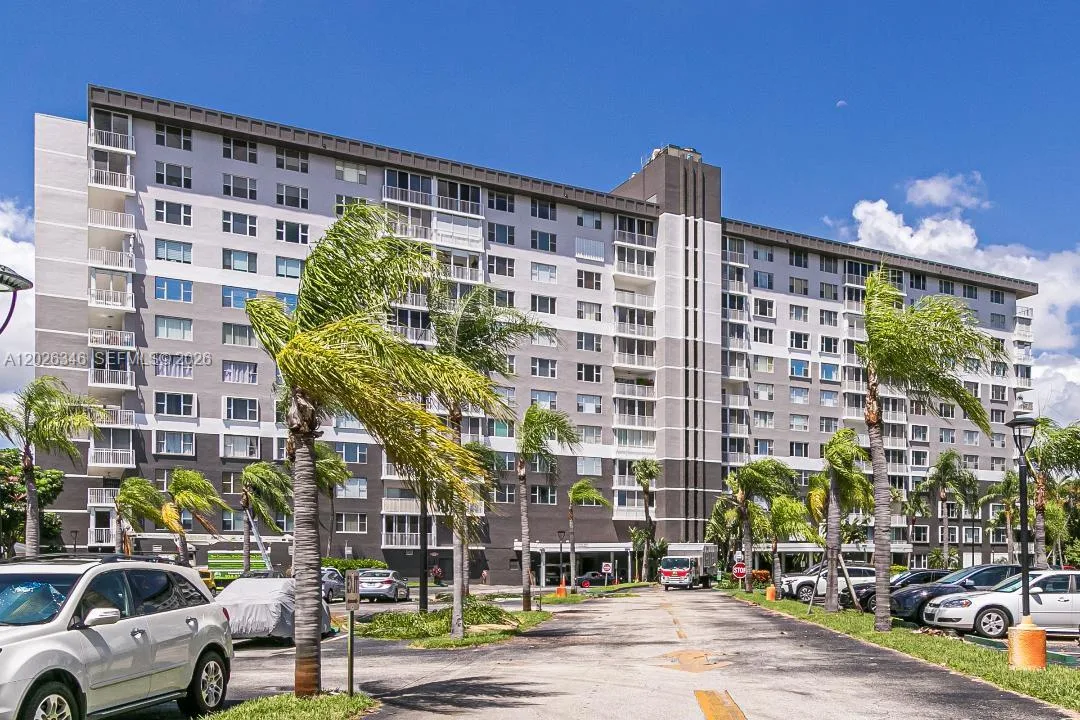 3850 Washington St # 409, Hollywood, FL 33021