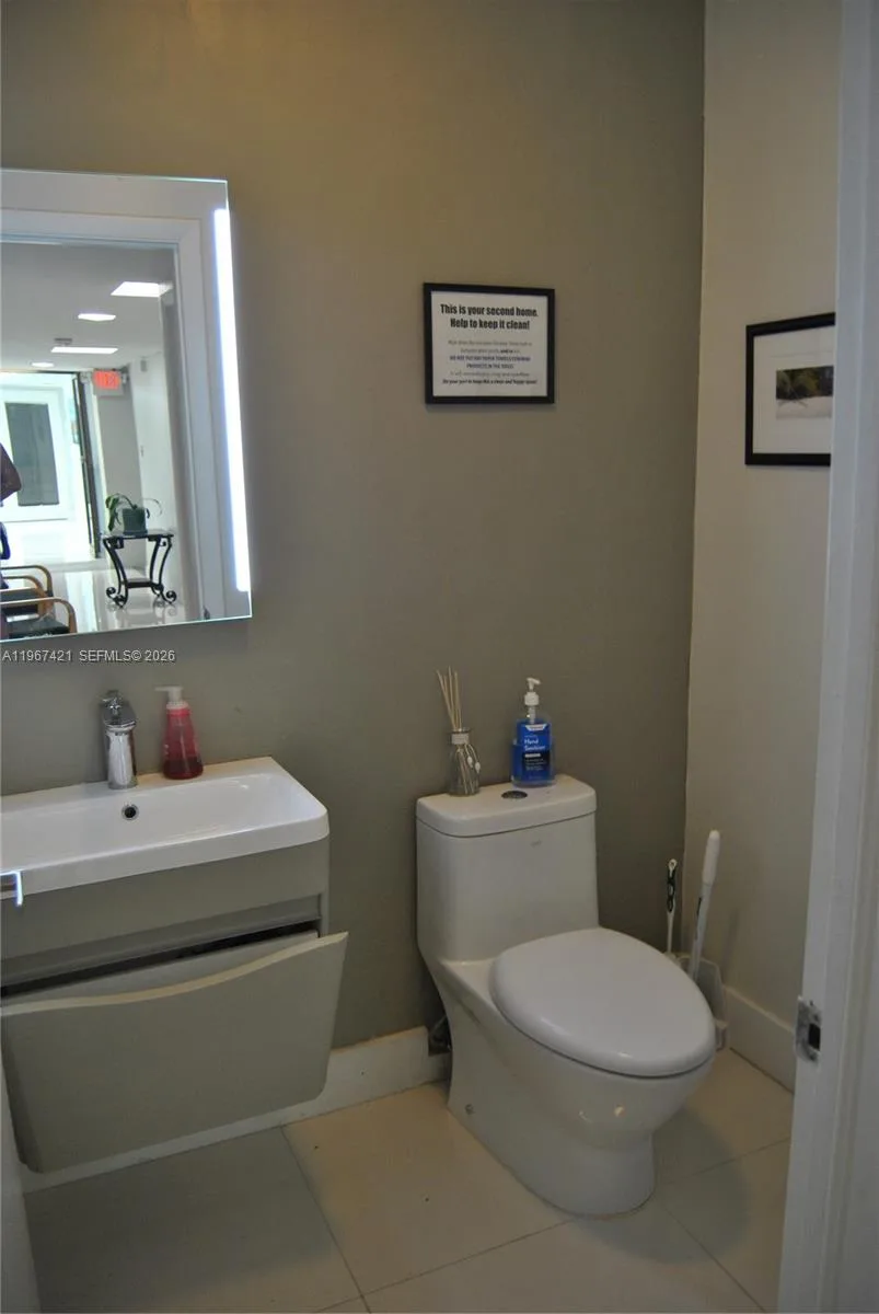 3213 N Ocean Blvd # 5 window, Fort Lauderdale, FL 33308 photo 10