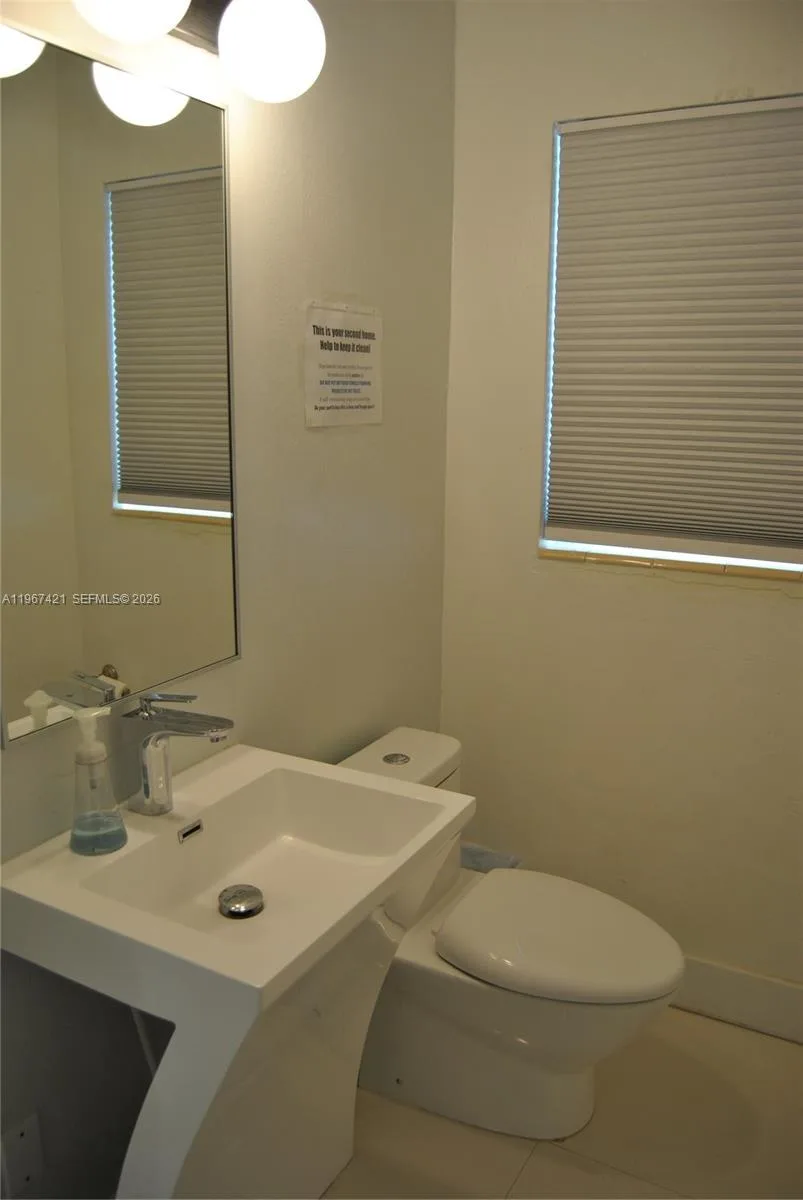 3213 N Ocean Blvd # 5 window, Fort Lauderdale, FL 33308 photo 11