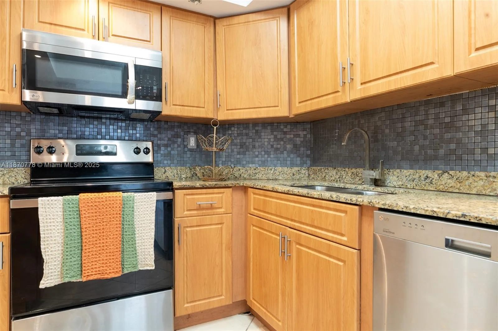 300 Bayview Dr # 701, Sunny Isles Beach, FL 33160 photo 11