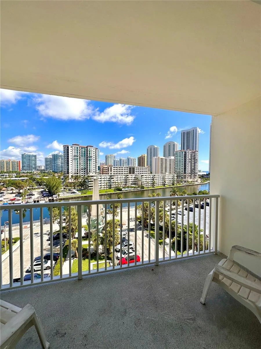 300 Bayview Dr # 701, Sunny Isles Beach, FL 33160 photo 6