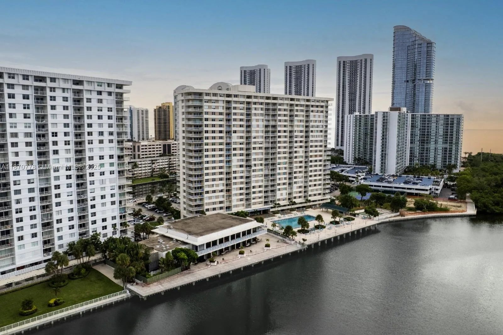 300 Bayview Dr # 701, Sunny Isles Beach, FL 33160 photo 8