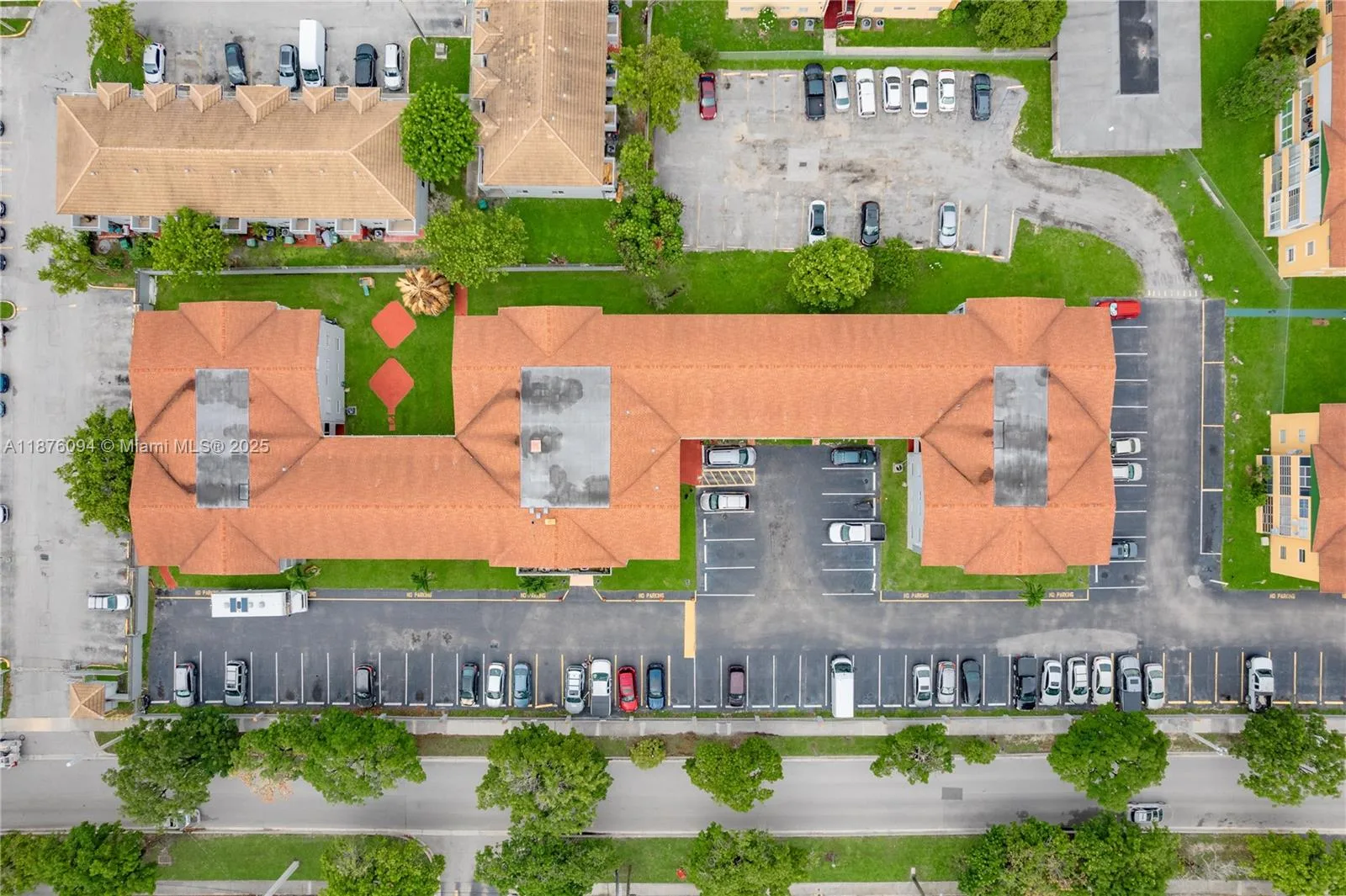 120 Royal Palm Rd # 315, Hialeah Gardens, FL 33016 photo 2