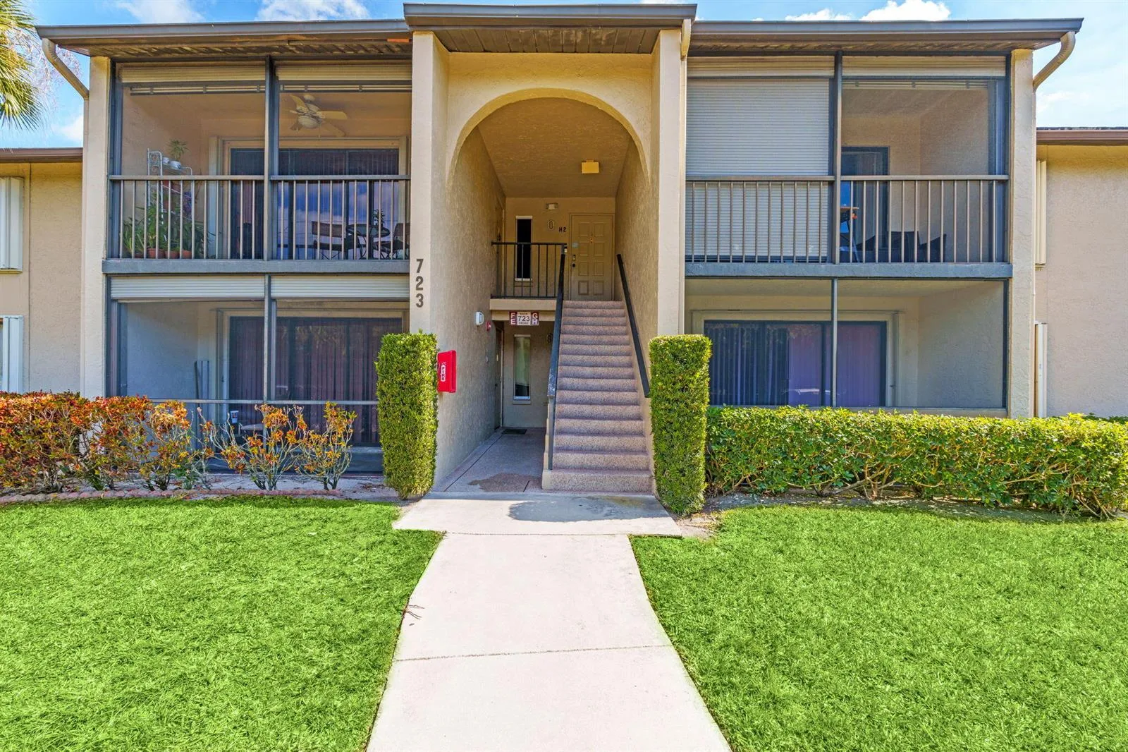 723 Sunny Pine Way # H2, FL 33415