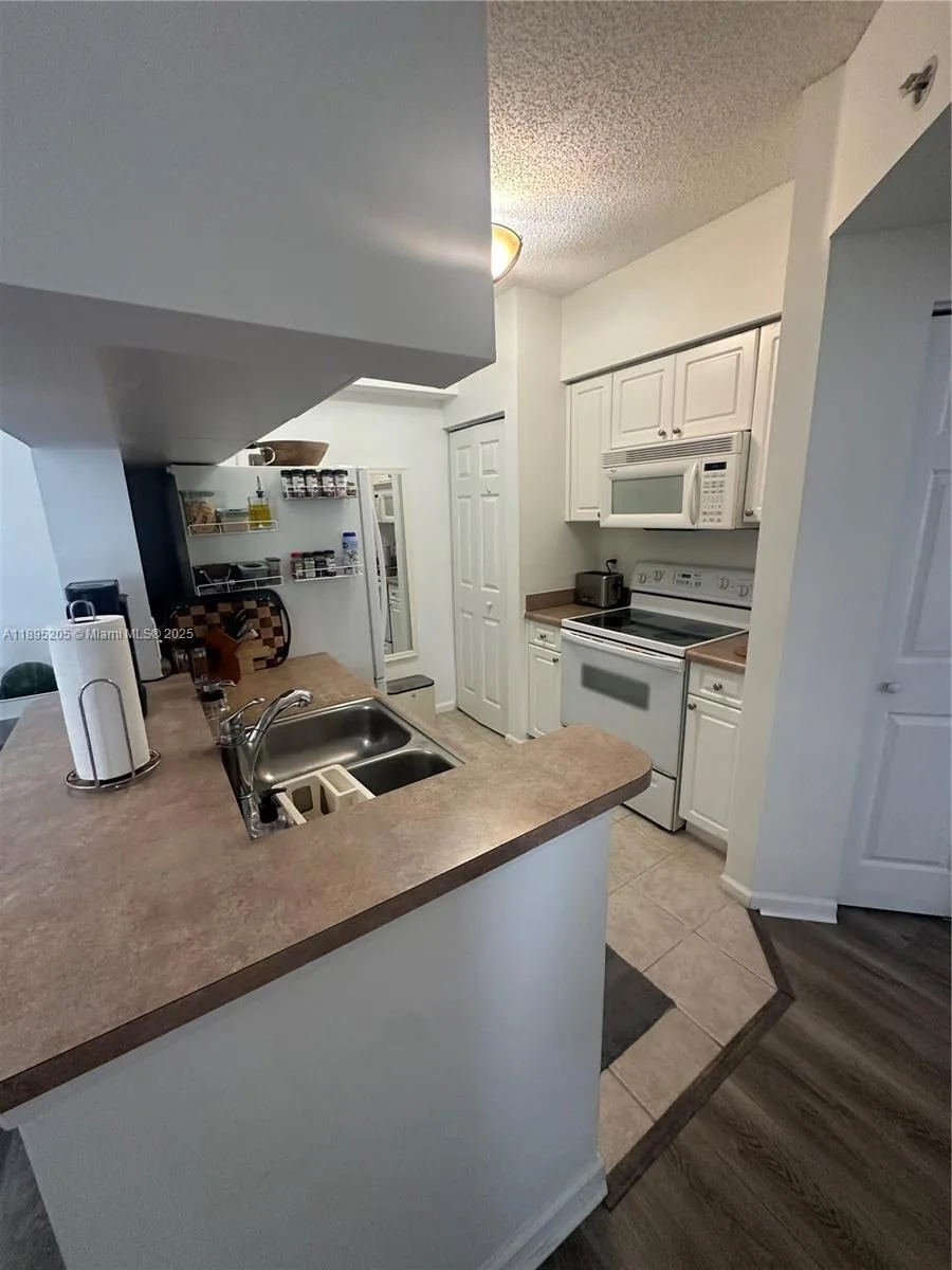 17125 N Bay Rd # 3402, Sunny Isles Beach, FL 33160 photo 3