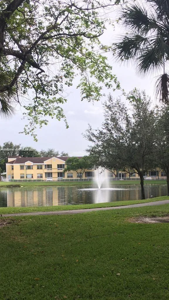 8592 W Sunrise Blvd # 111, Plantation, FL 33322