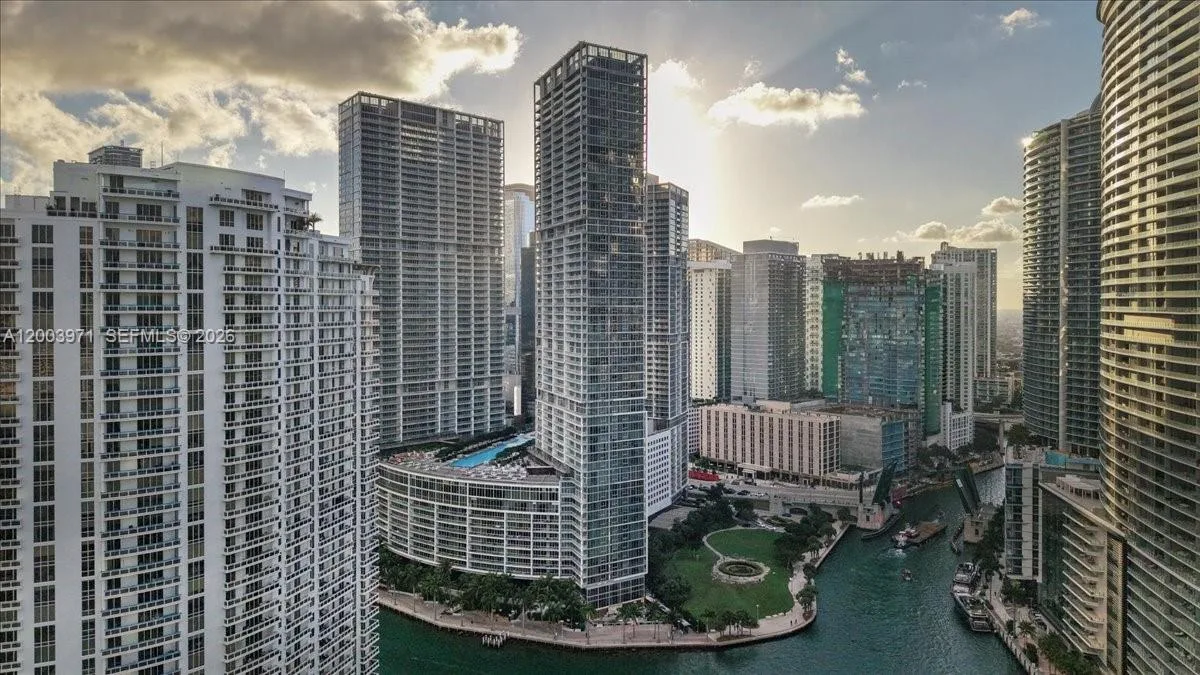 465 Brickell Ave # 3804, Miami, FL 33131 photo 3