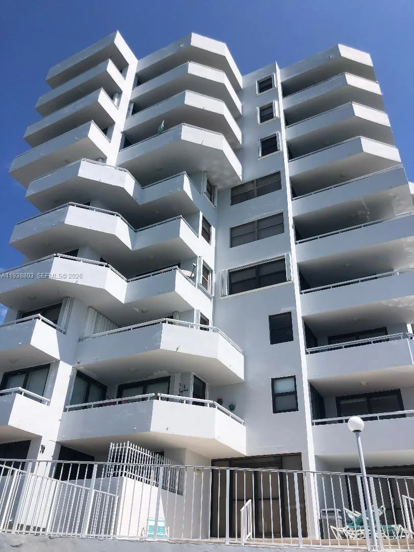 6830 Indian Creek Dr # 5B, Miami Beach, FL 33141