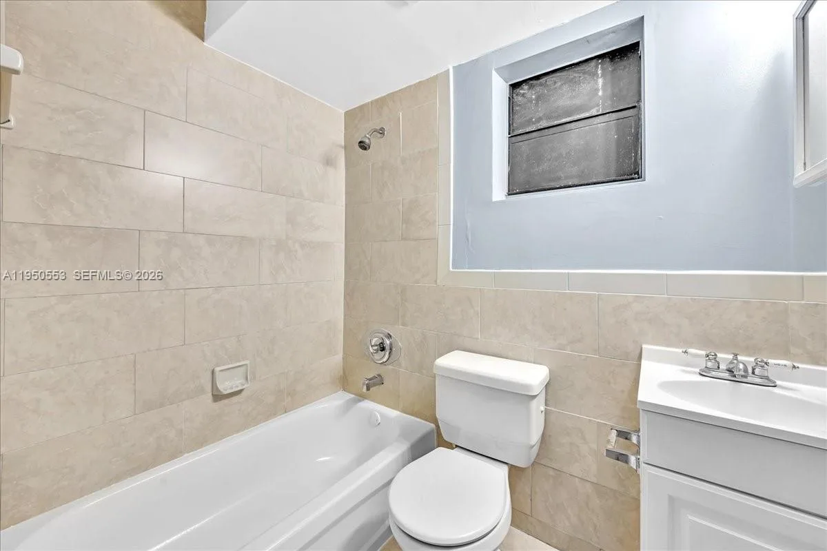 365 NW 8th St # 202, Miami, FL 33136 photo 10