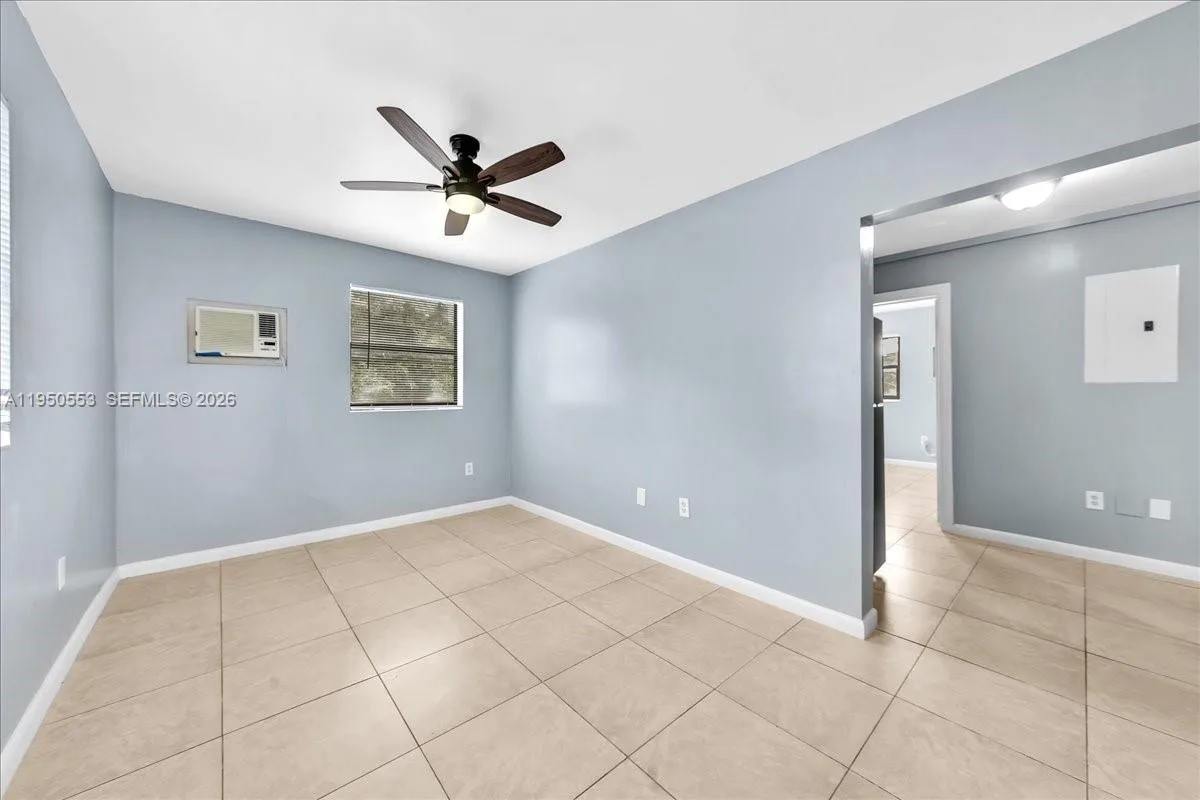 365 NW 8th St # 202, Miami, FL 33136 photo 11