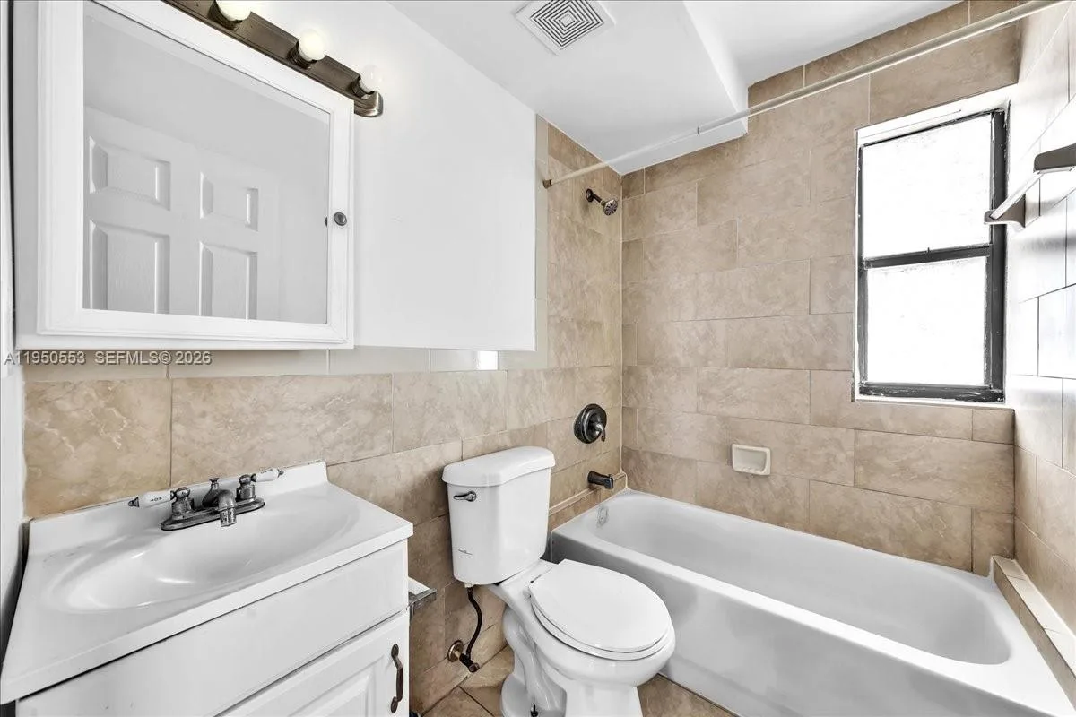 365 NW 8th St # 202, Miami, FL 33136 photo 13
