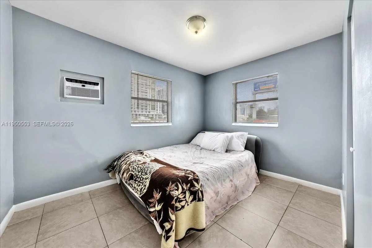 365 NW 8th St # 202, Miami, FL 33136 photo 9