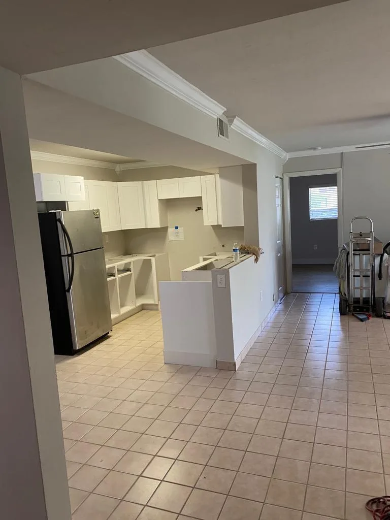 450 W Palm Cir Circle W # 103, Pembroke Pines, FL 33025