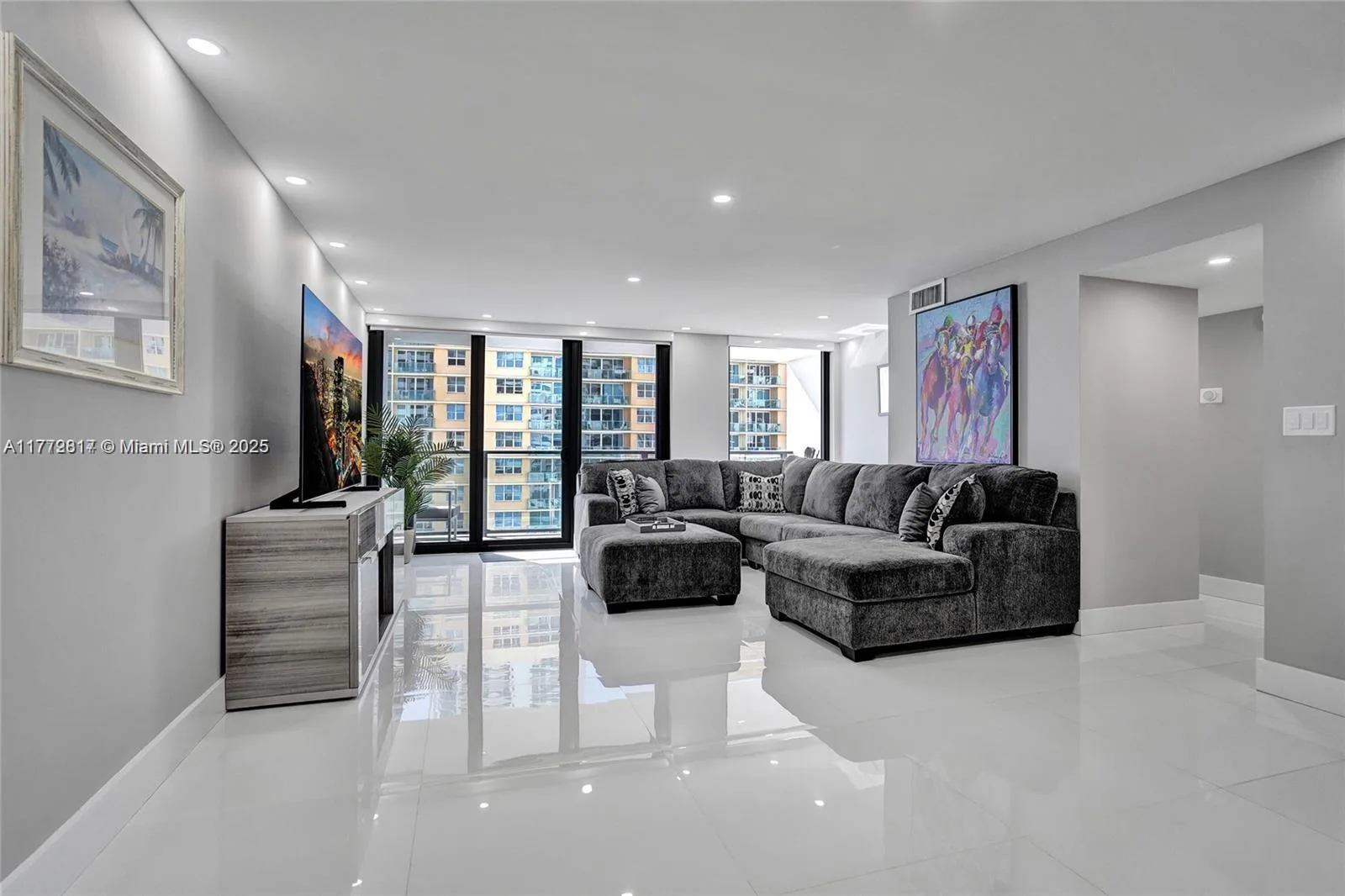 2301 S Ocean Dr # 1007, Hollywood, FL 33019 photo 3