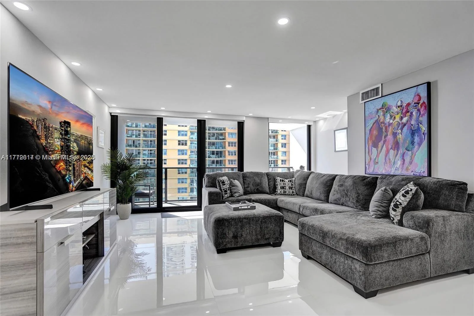 2301 S Ocean Dr # 1007, Hollywood, FL 33019 photo 7