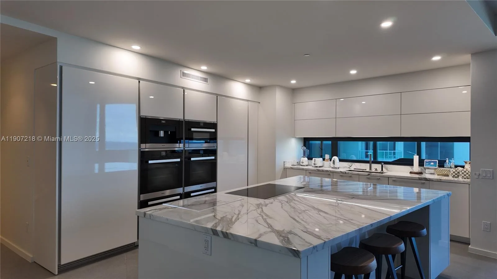 18555 Collins Ave # 905, Sunny Isles Beach, FL 33160 photo 7