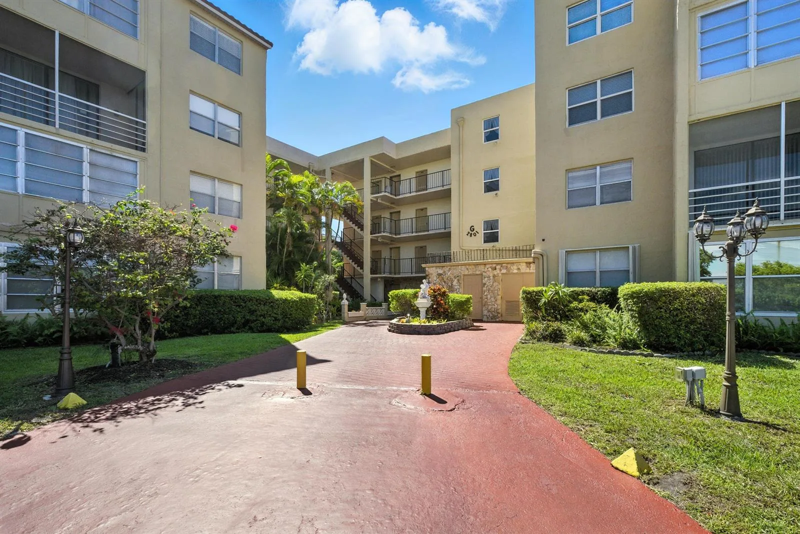 2801 Somerset Drive # 101, Lauderdale Lakes, FL 33311