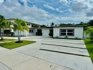 1940 NE 186th Dr, North Miami Beach, FL 33179 photo 2