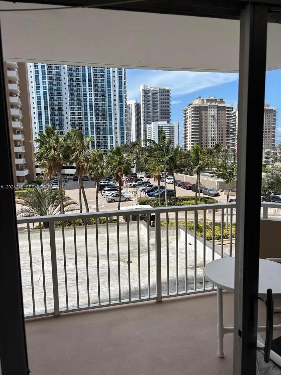 1985 S Ocean Dr # 3B, Hallandale Beach, FL 33009