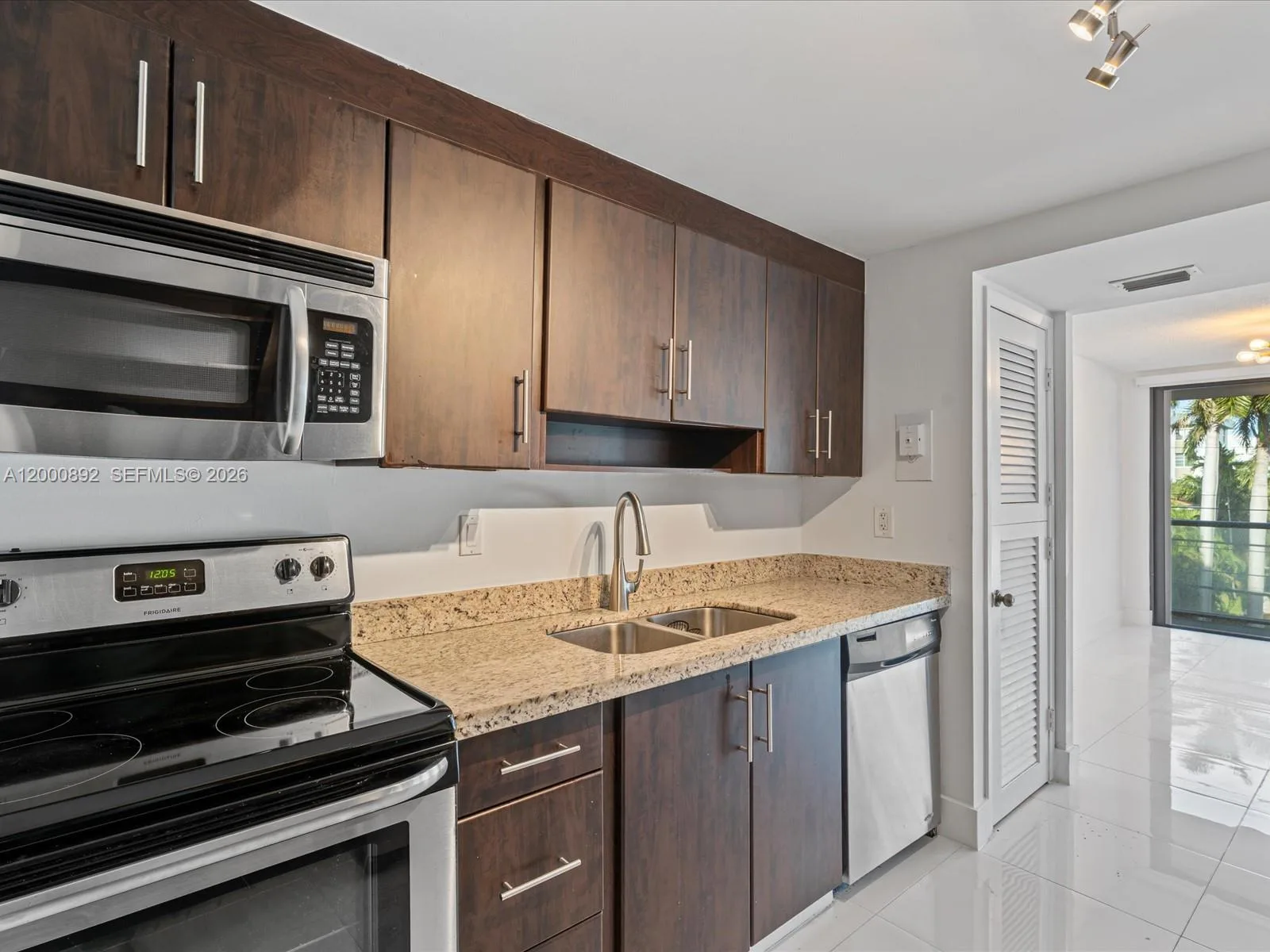9800 W Bay Harbor Dr # 308, Bay Harbor Islands, FL 33154 photo 4