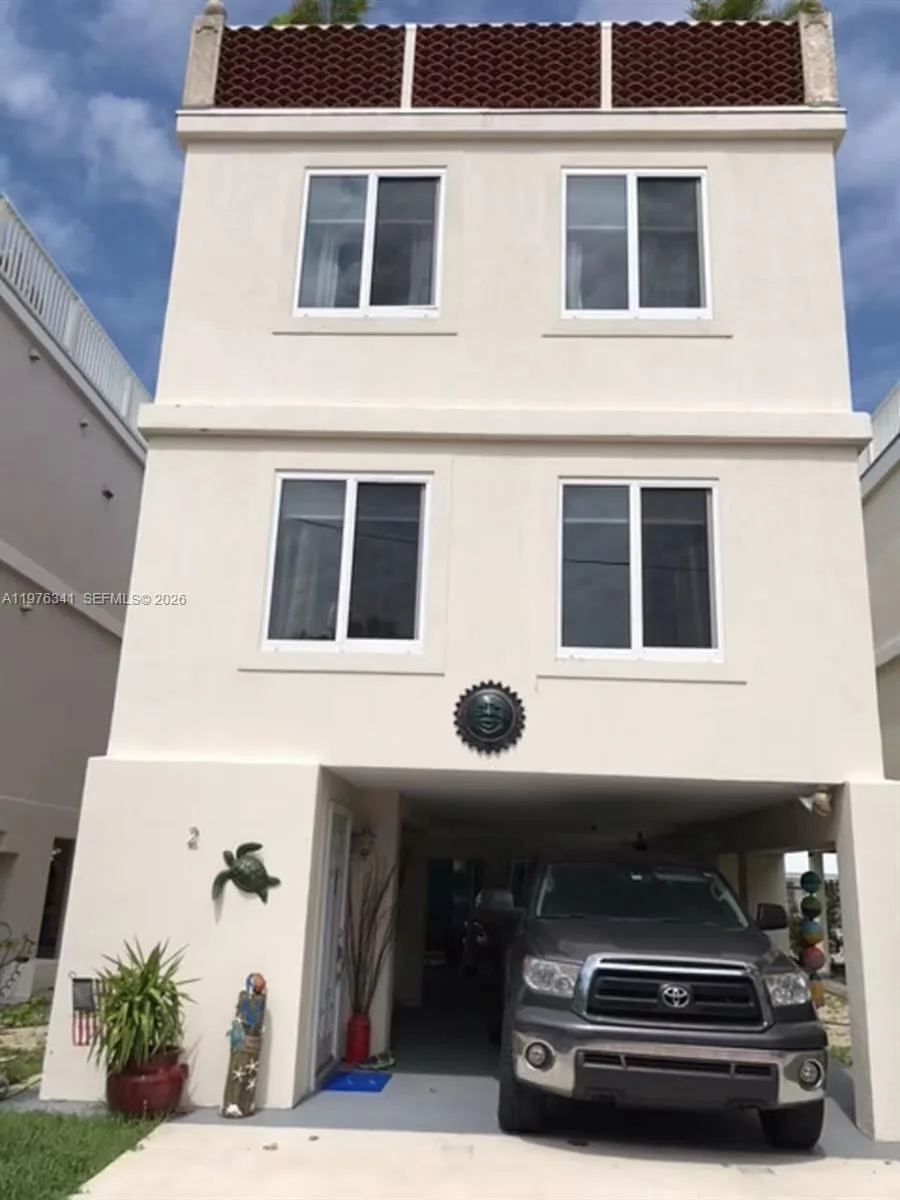 12400 Overseas Hwy, Marathon, FL 33050