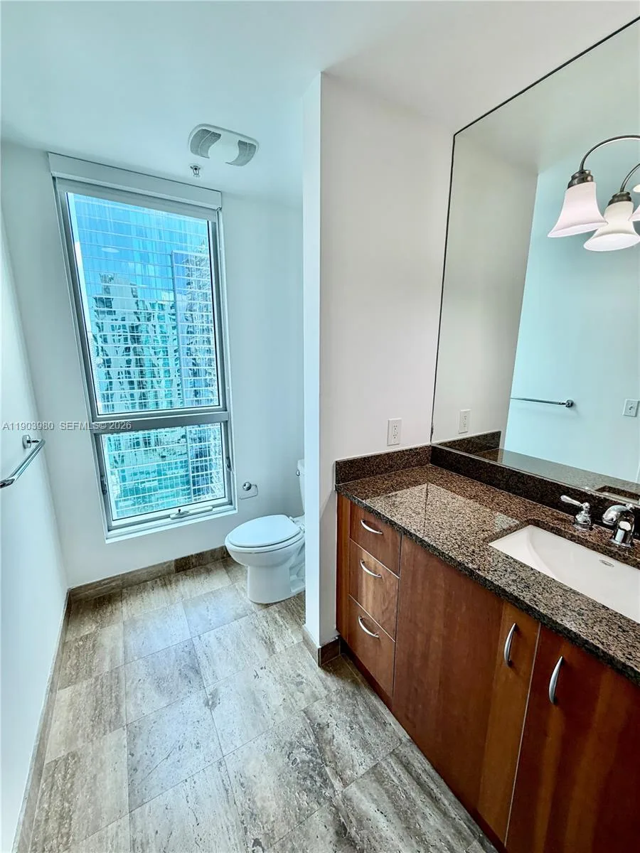 300 S Biscayne Blvd # 3202, Miami, FL 33131 photo 13