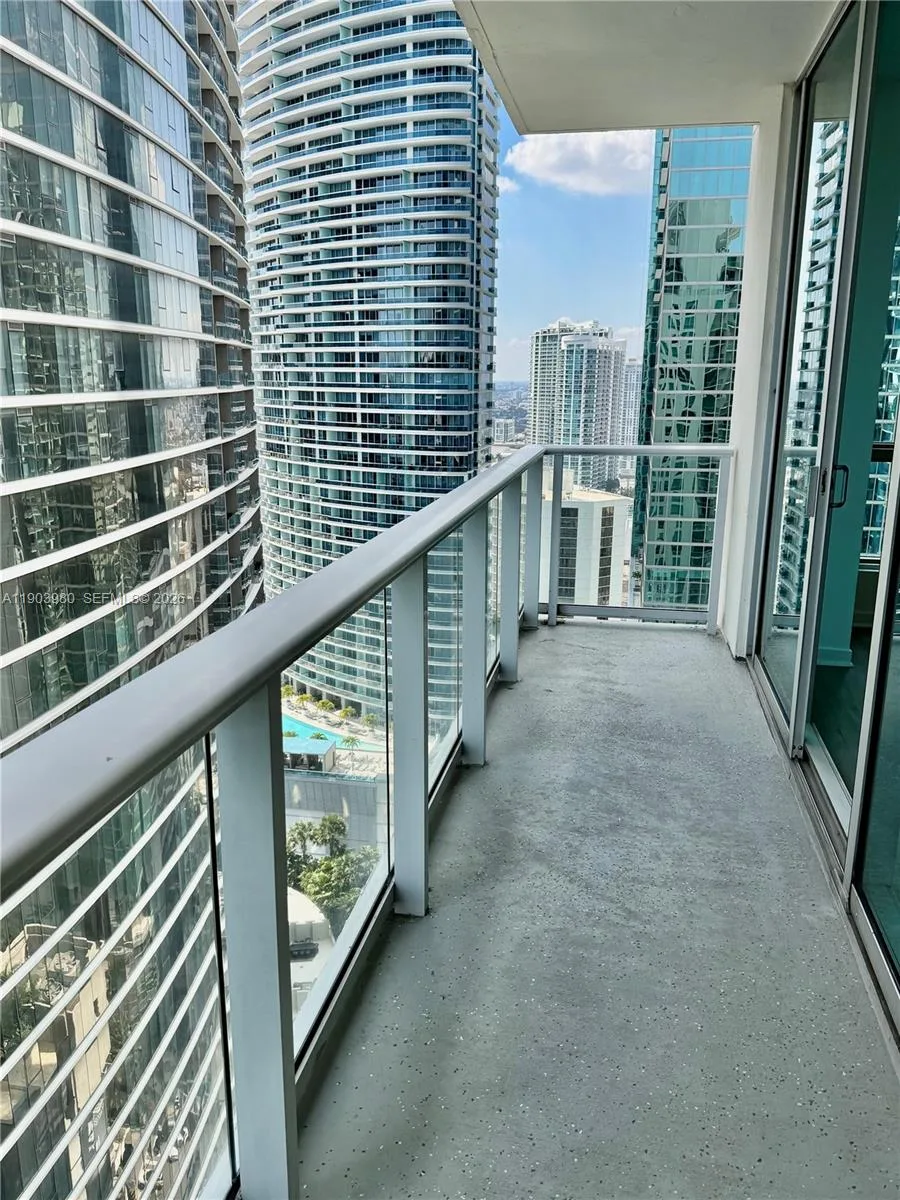 300 S Biscayne Blvd # 3202, Miami, FL 33131 photo 5