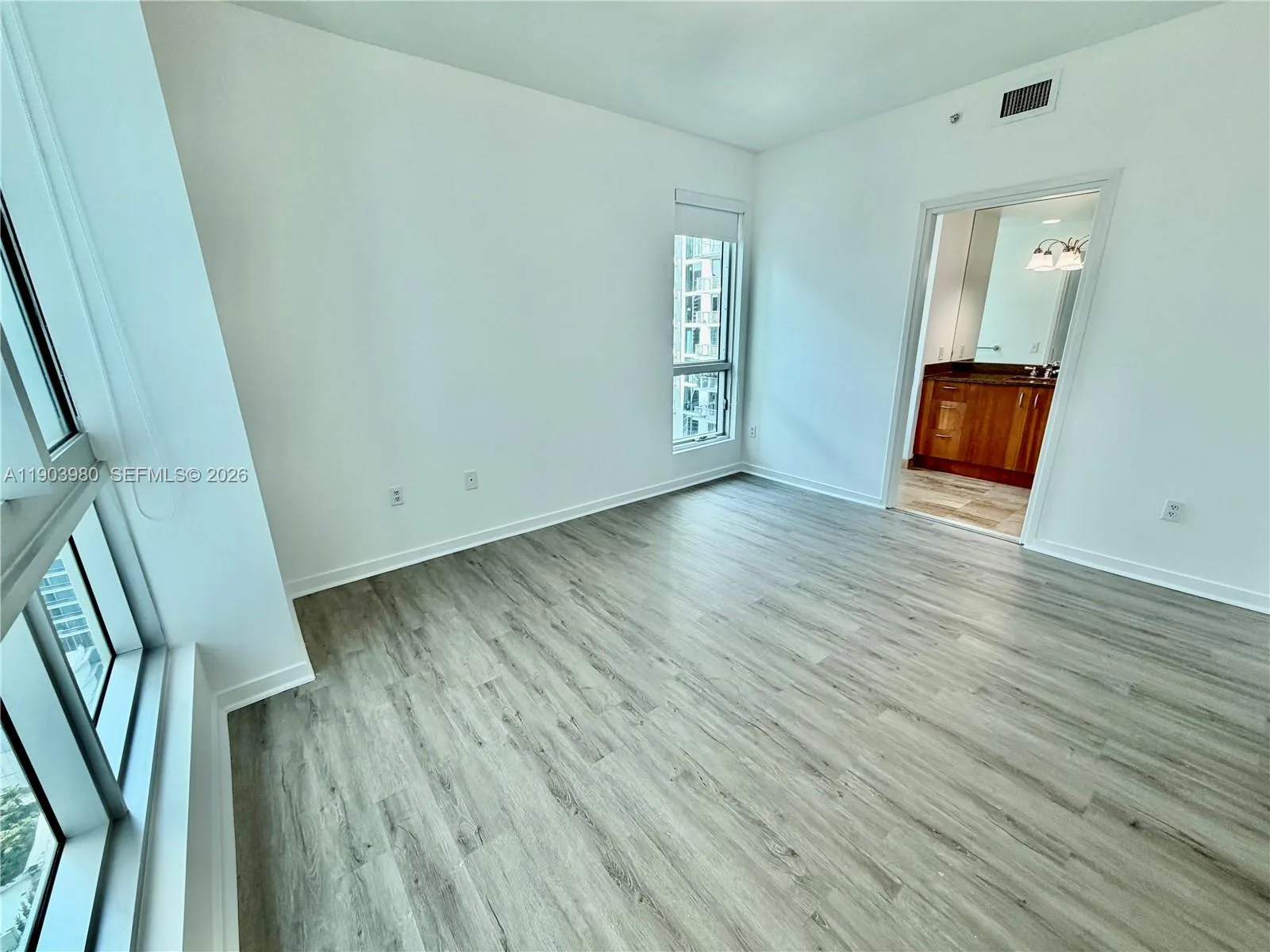 300 S Biscayne Blvd # 3202, Miami, FL 33131 photo 9