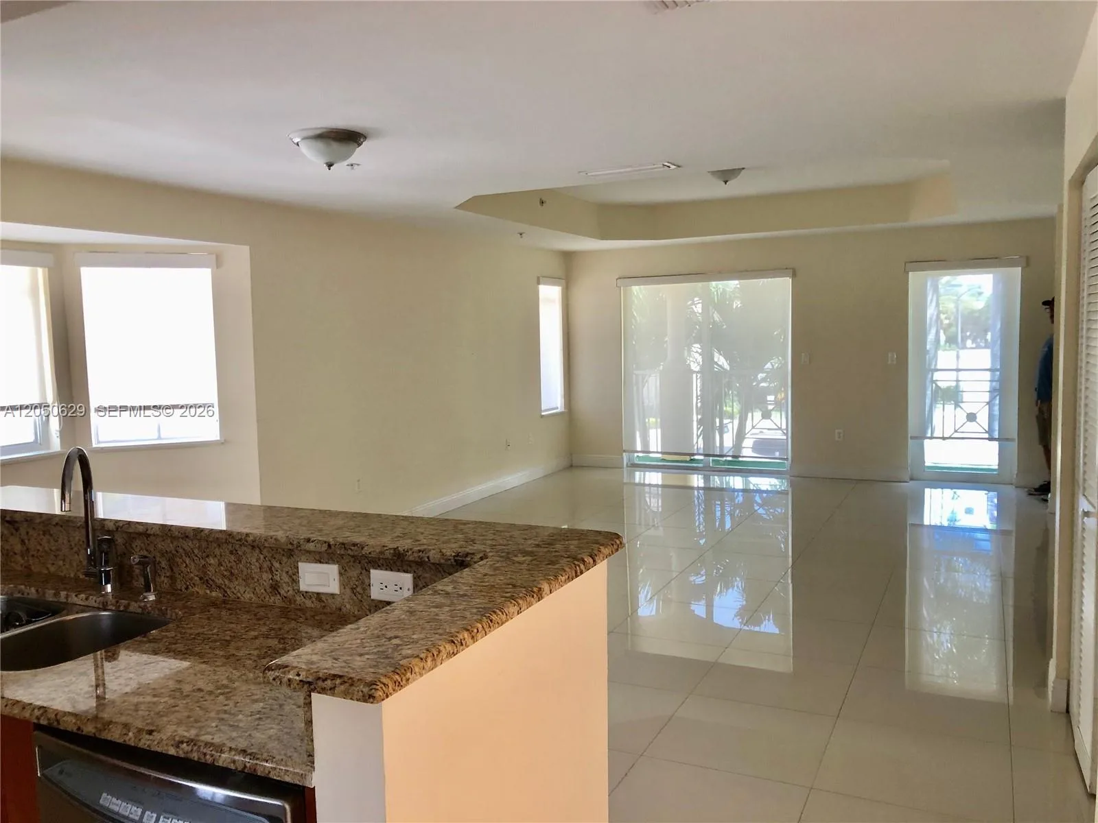18451 NE 27th Pl, Aventura, FL 33160 photo 2