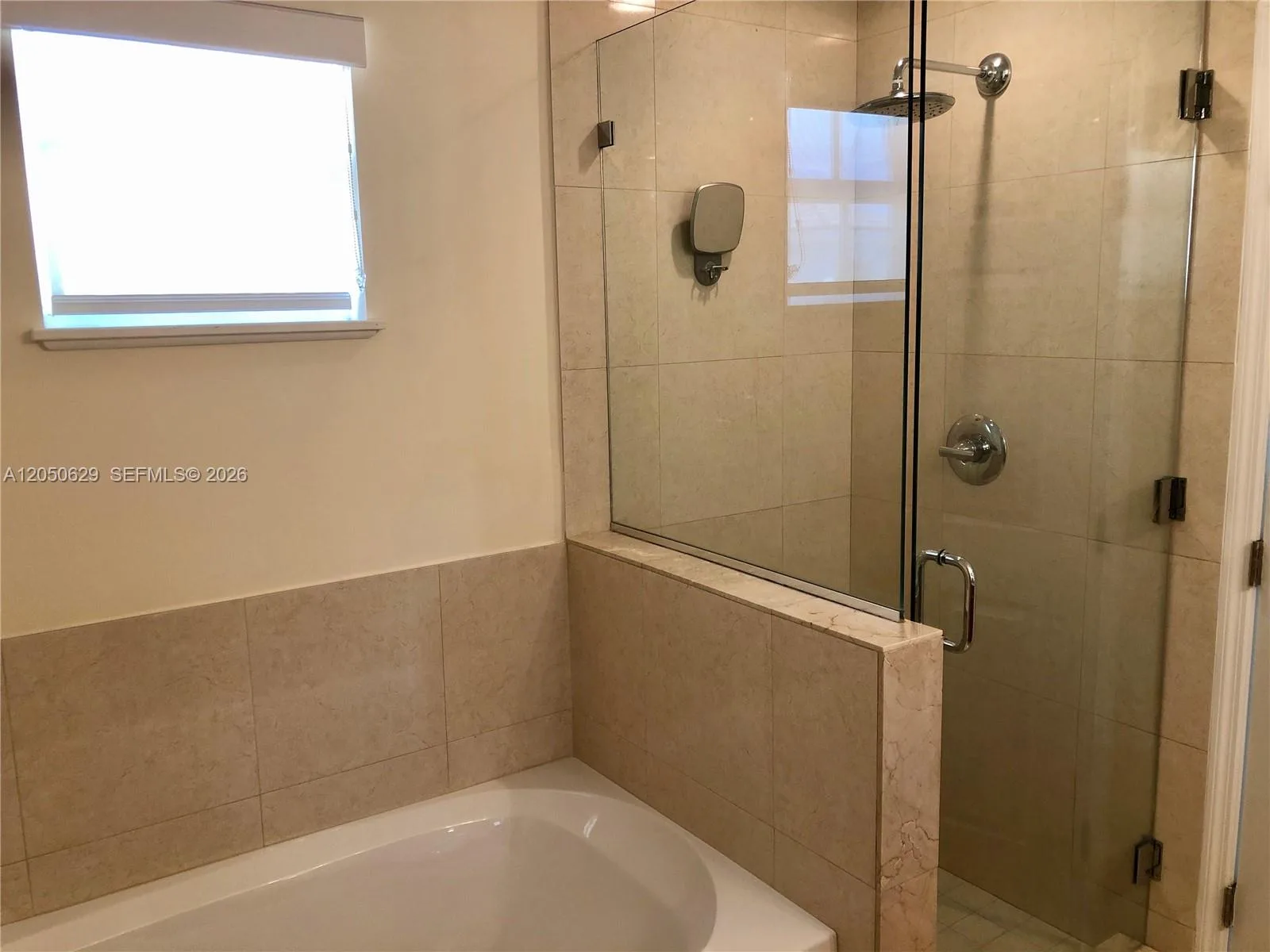 18451 NE 27th Pl, Aventura, FL 33160 photo 4