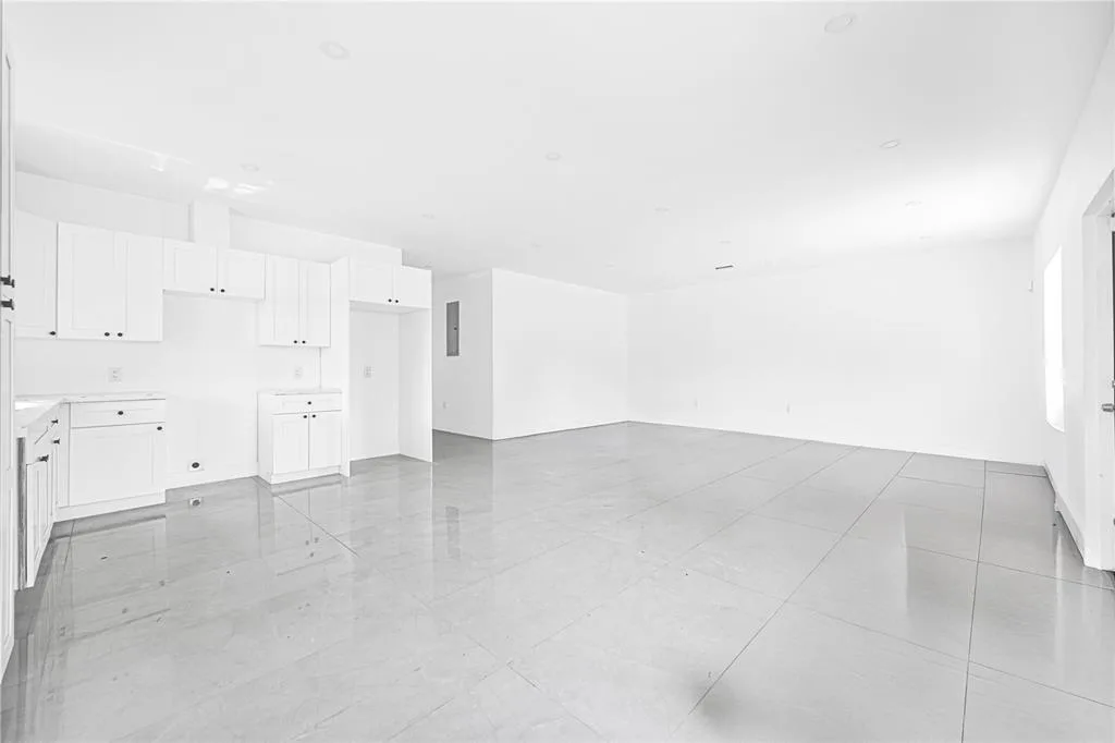7990 NW 8th Avenue, Miami, FL 33150