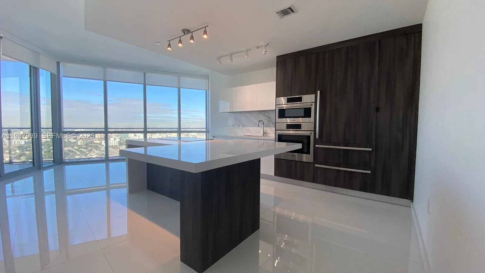 Paramount Miami Worldcenter Unit 4604 at 851 NE 1st Ave # 4604, Miami, FL 33132 — photo 1